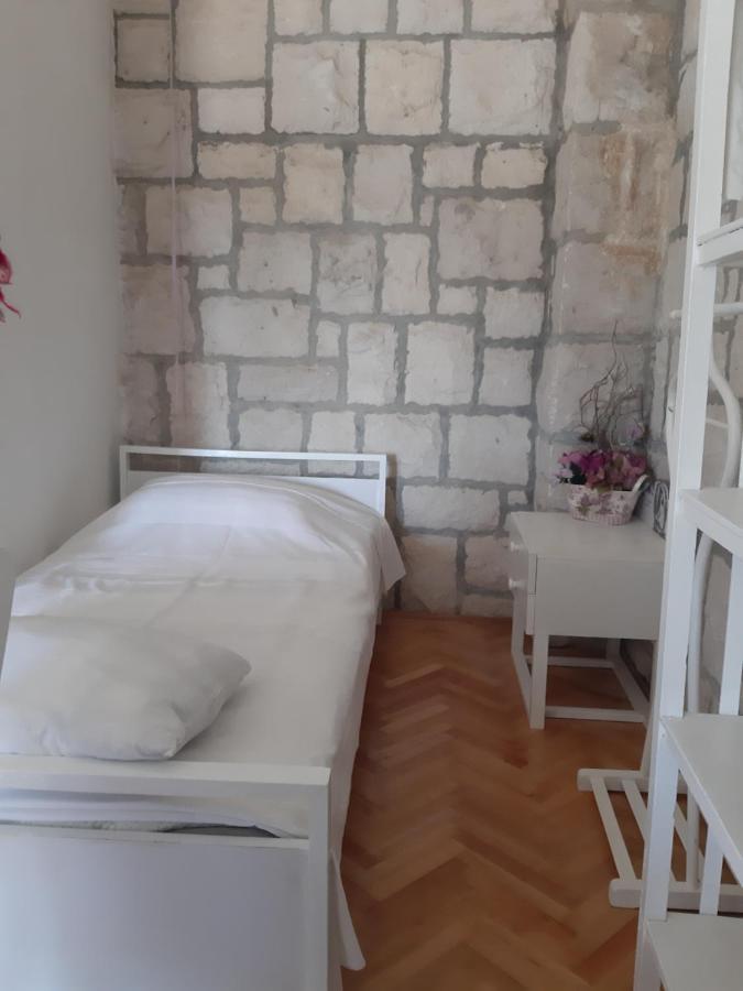 Apartment Lila Garden *