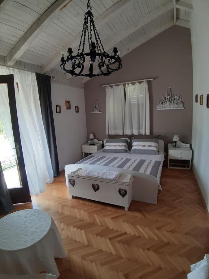 Lila Garden